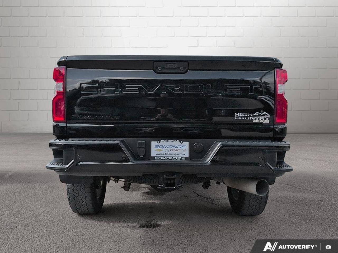 2020 Chevrolet Silverado 3500HD High Country  High Country Deluxe Package   Sunroo Photo3