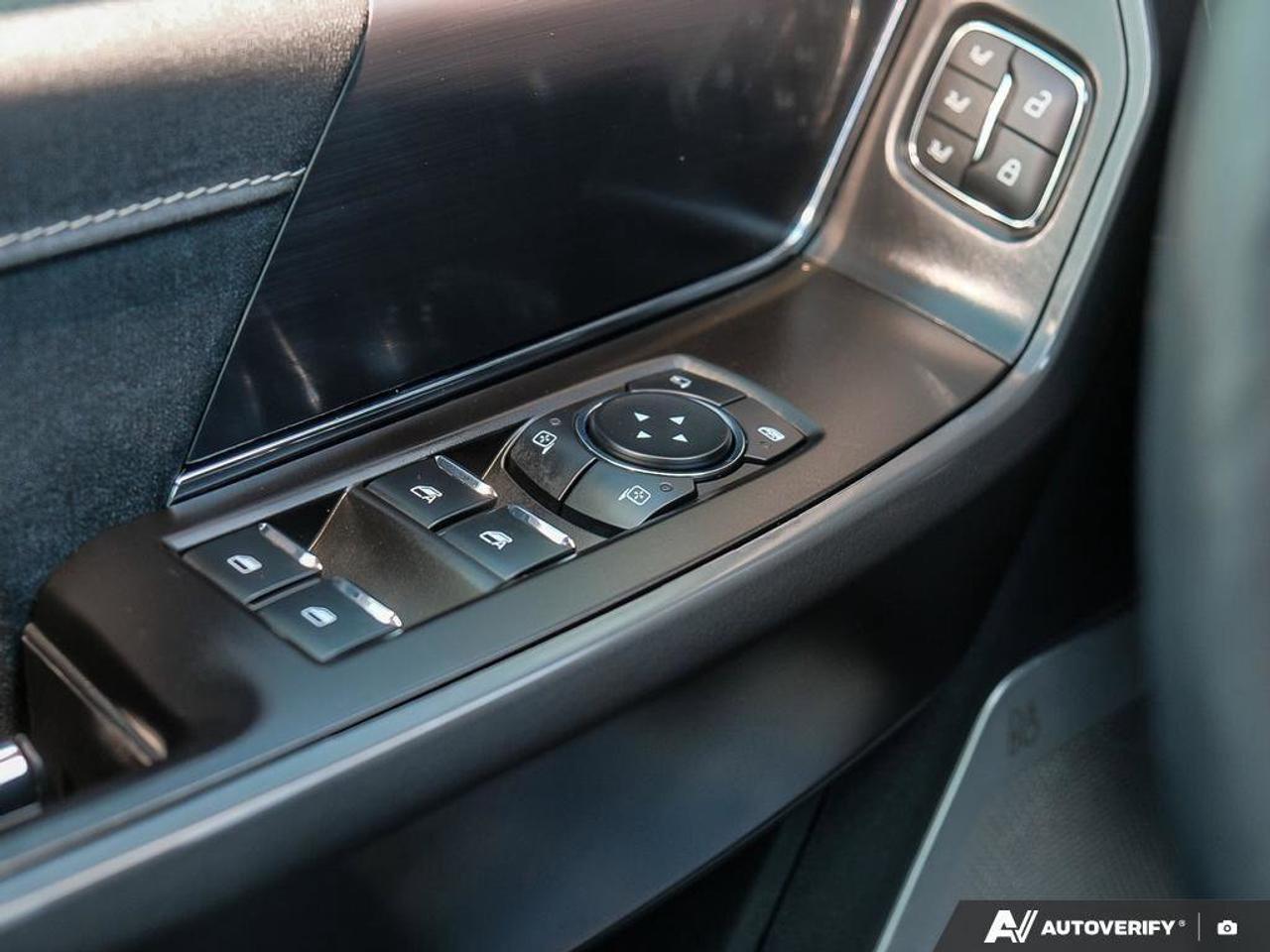 2024 Ford F-150 LARIATLARIAT BLACK, CREW, 4X4, ECOBOOST, NAV, HTD/ Photo