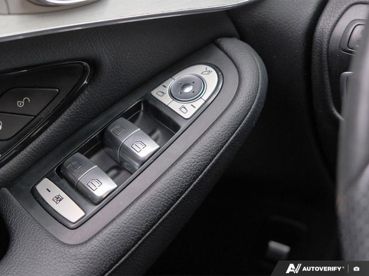 2017 Mercedes-Benz GLC GLC 300CERTIFIED AS-TRADED, ONE-OWNER, NAVIGATION, Photo