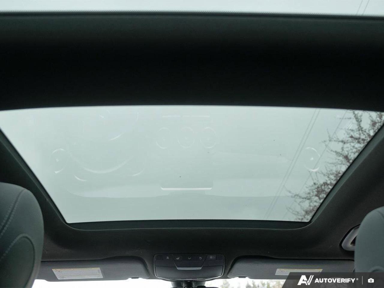 2017 Mercedes-Benz GLC GLC 300CERTIFIED AS-TRADED, ONE-OWNER, NAVIGATION, Photo