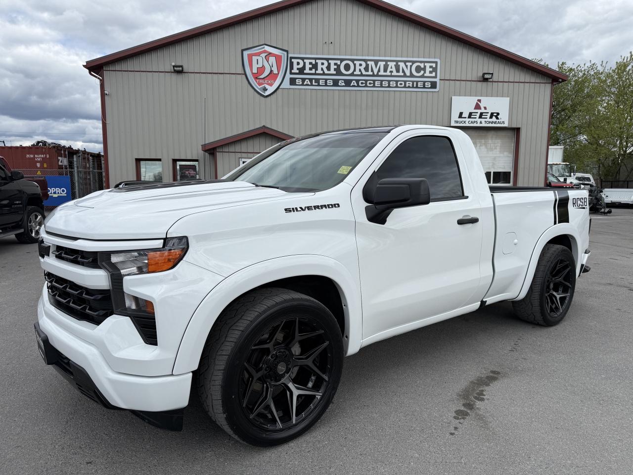 2023 Chevrolet Silverado 1500 LT RCSB  4X4 Photo