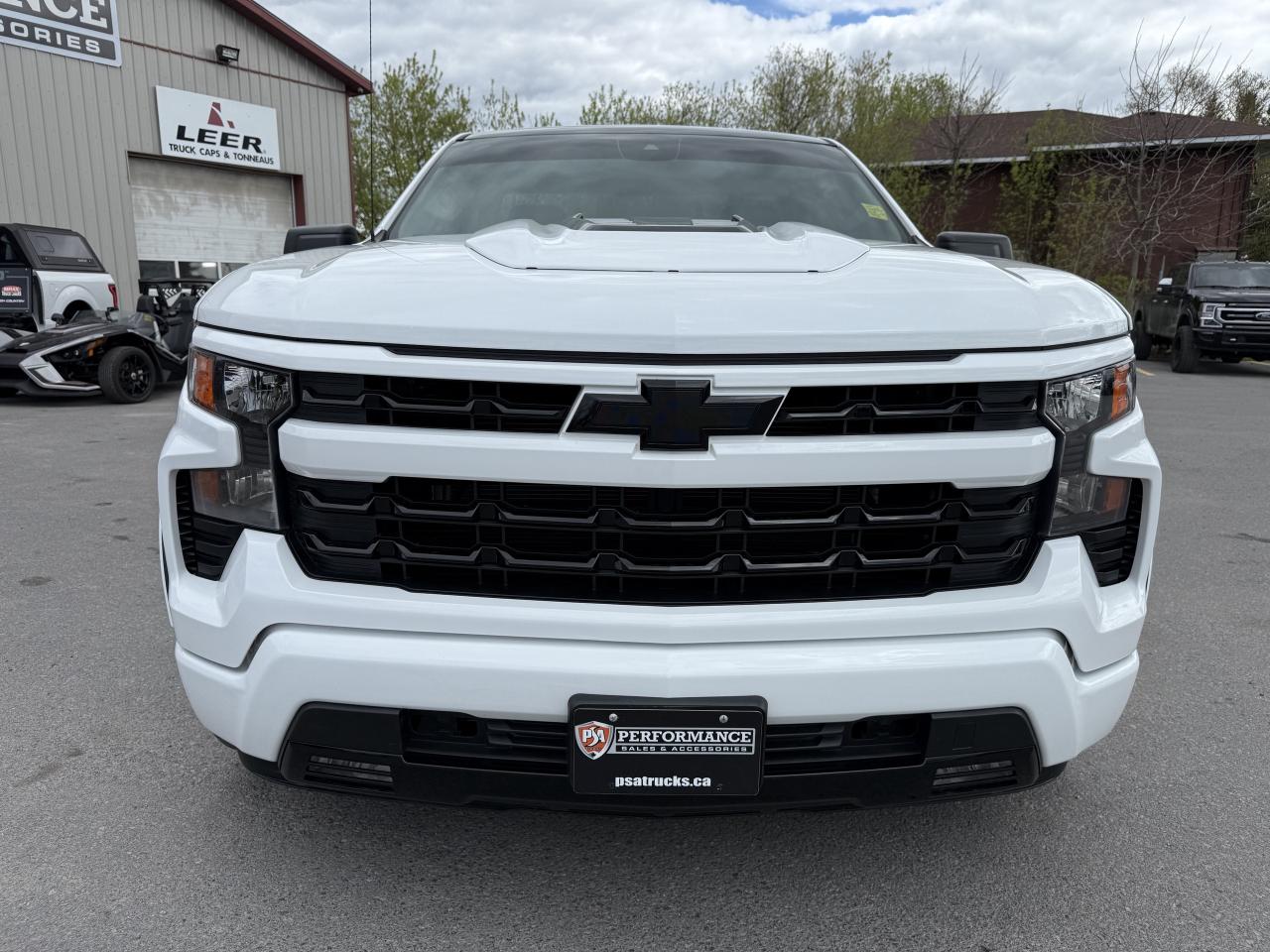 2023 Chevrolet Silverado 1500 LT RCSB  4X4 Photo