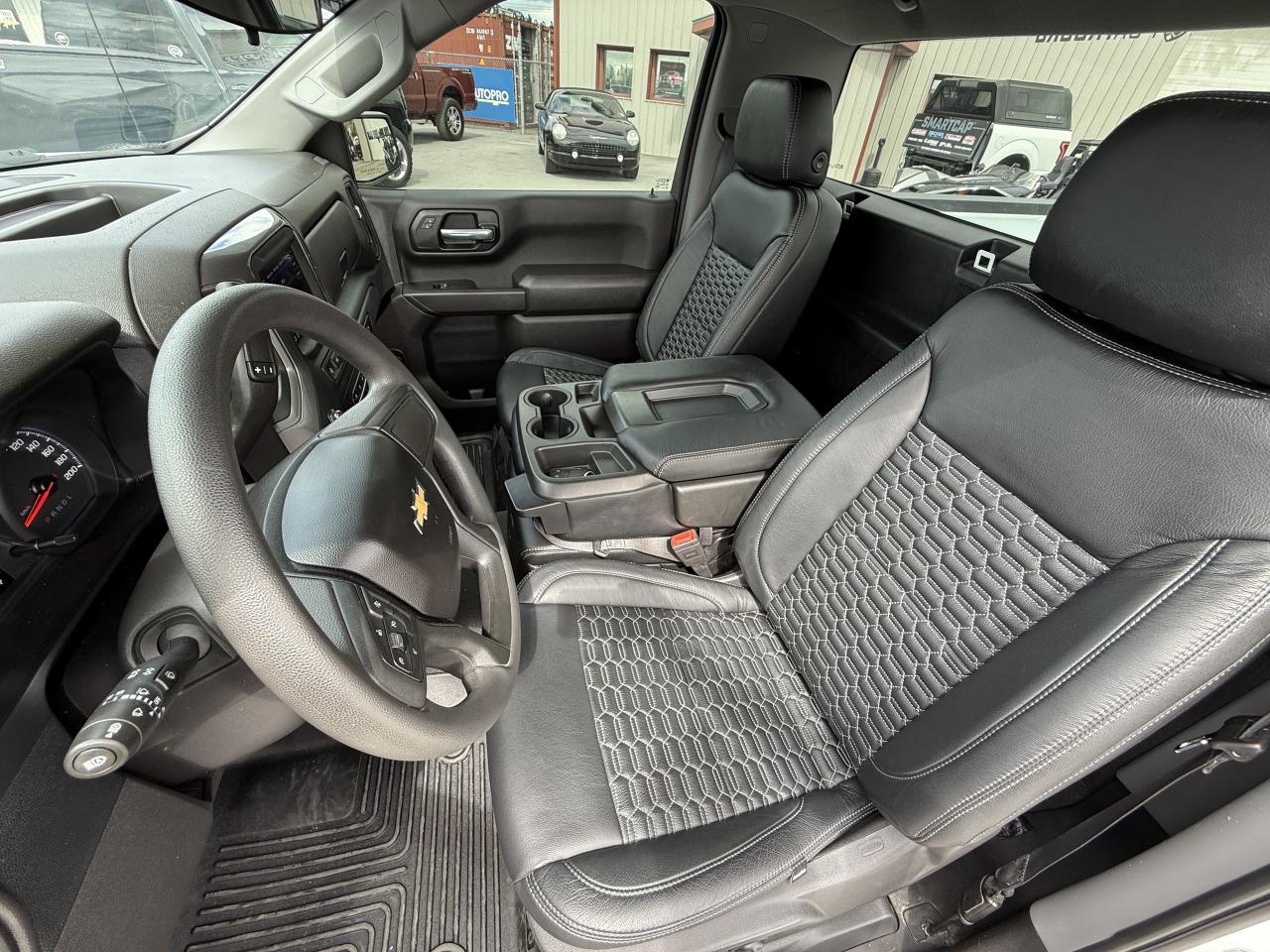 2023 Chevrolet Silverado 1500 LT RCSB  4X4 Photo