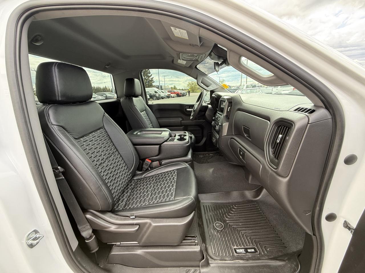 2023 Chevrolet Silverado 1500 LT RCSB  4X4 Photo