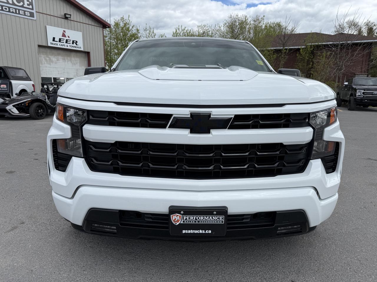 2023 Chevrolet Silverado 1500 LT RCSB  4X4 Photo