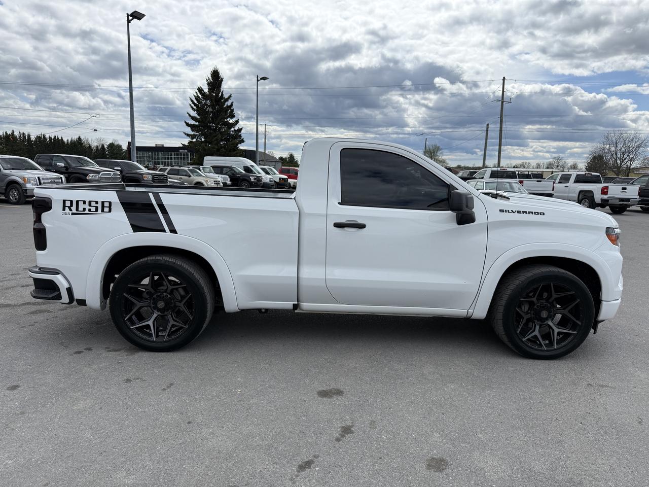 2023 Chevrolet Silverado 1500 LT RCSB  4X4 Photo