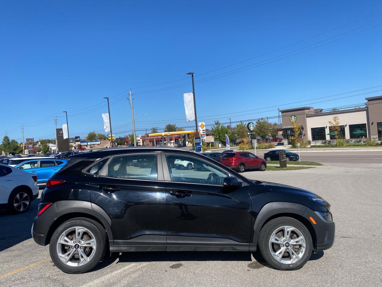 2022 Hyundai KONA AWD! HTD SEATS! CARPLAY! 4.49%* Photo