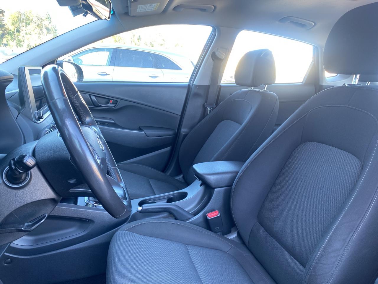 2022 Hyundai KONA AWD! HTD SEATS! CARPLAY! 4.49%* Photo