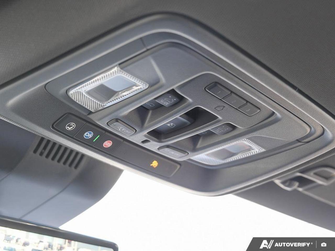 2025 GMC Sierra 1500 AT4AT4 PREMIUM, DURAMAX, CREW, 4X4, LOADED, 1-OWNE Photo