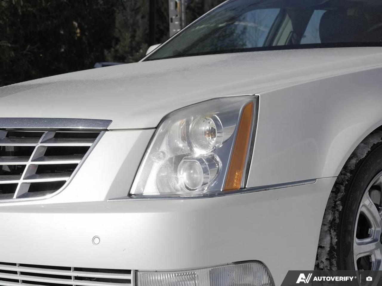 2008 Cadillac DTS 4dr Sdn 1scAS-TRADED, LEATHER, SUNROOF, CLEAN! Photo