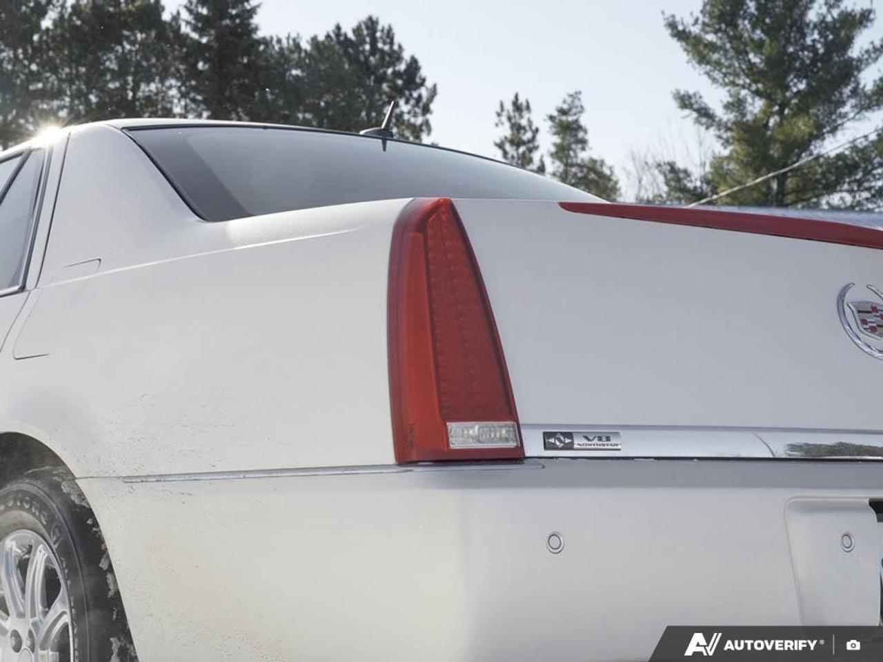 2008 Cadillac DTS 4dr Sdn 1scAS-TRADED, LEATHER, SUNROOF, CLEAN! Photo