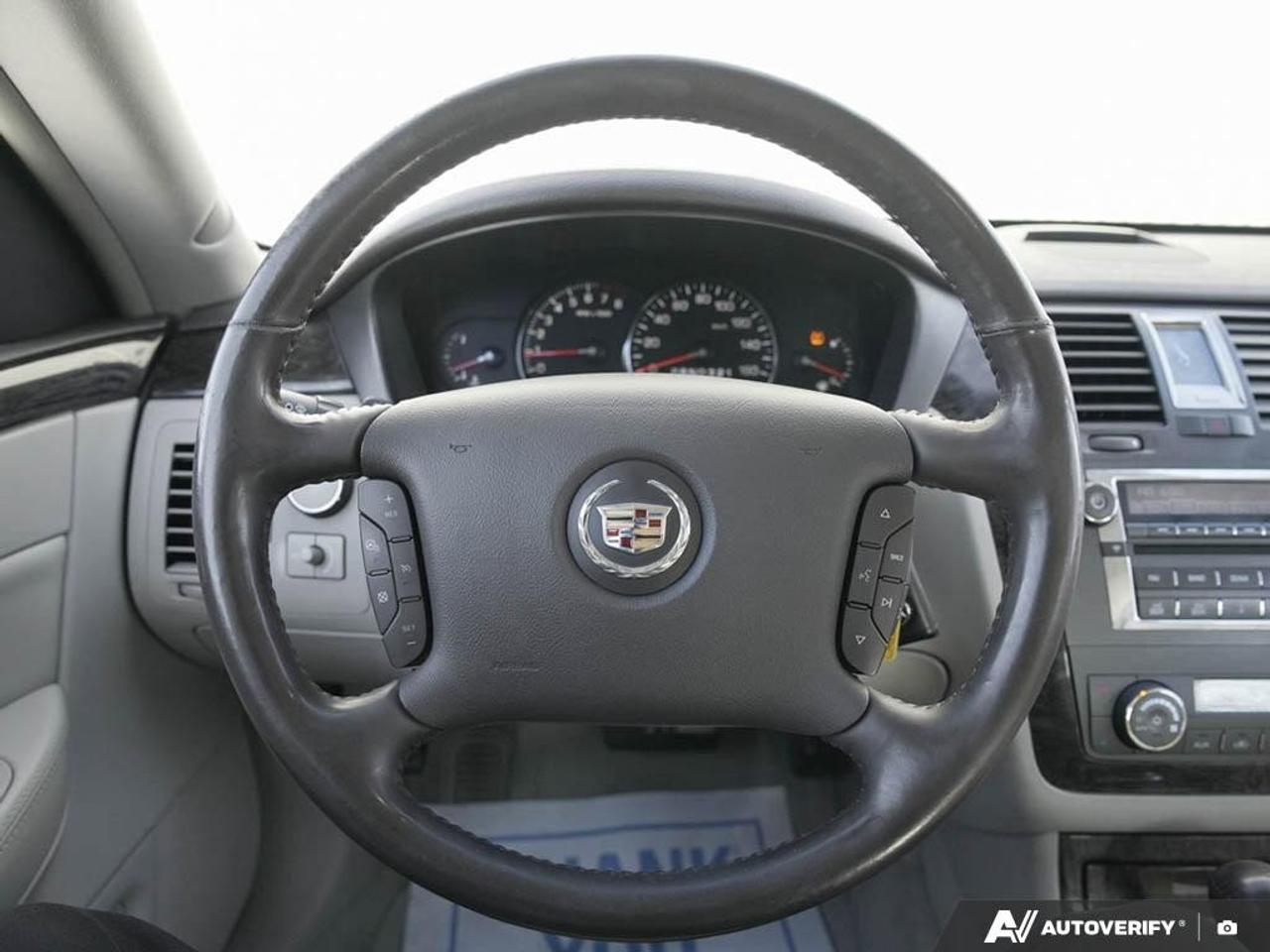 2008 Cadillac DTS 4dr Sdn 1scAS-TRADED, LEATHER, SUNROOF, CLEAN! Photo