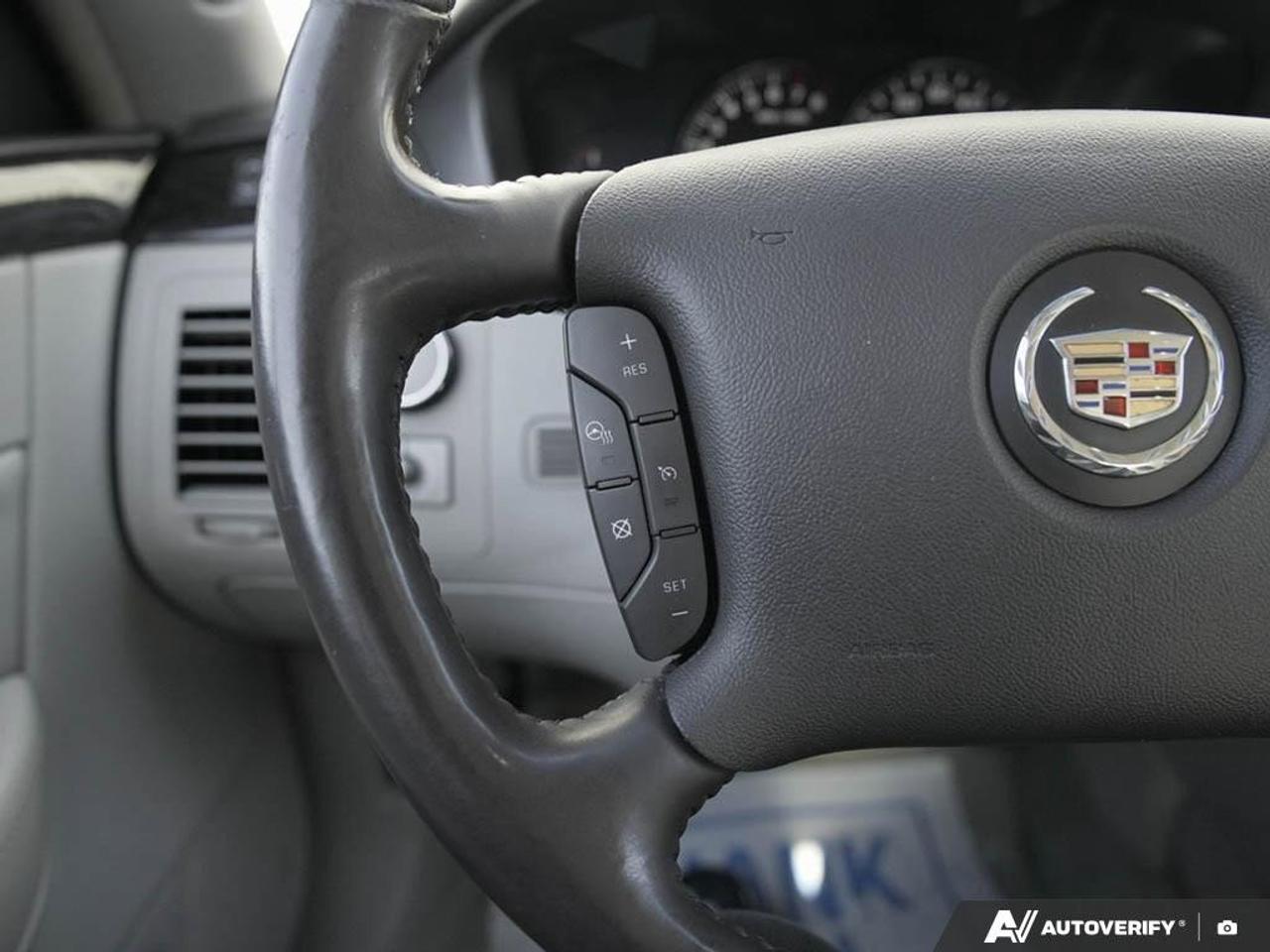 2008 Cadillac DTS 4dr Sdn 1scAS-TRADED, LEATHER, SUNROOF, CLEAN! Photo