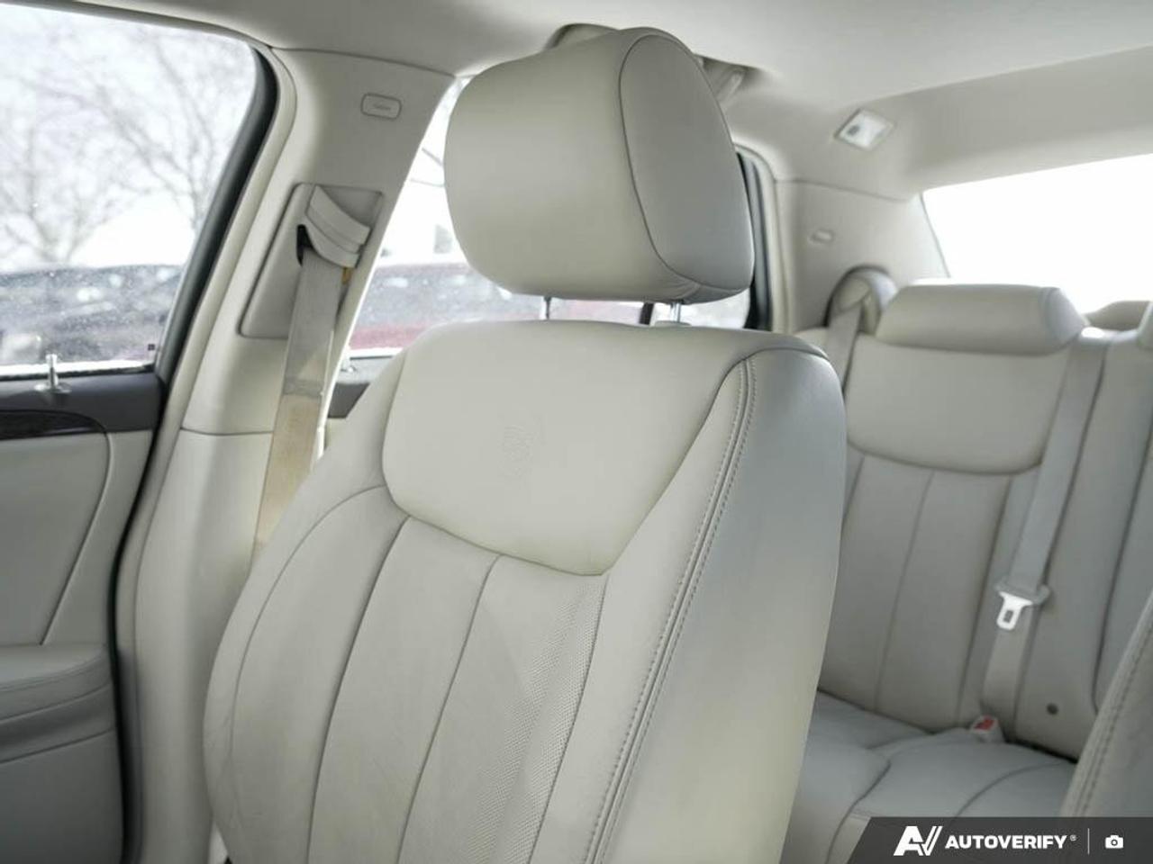 2008 Cadillac DTS 4dr Sdn 1scAS-TRADED, LEATHER, SUNROOF, CLEAN! Photo