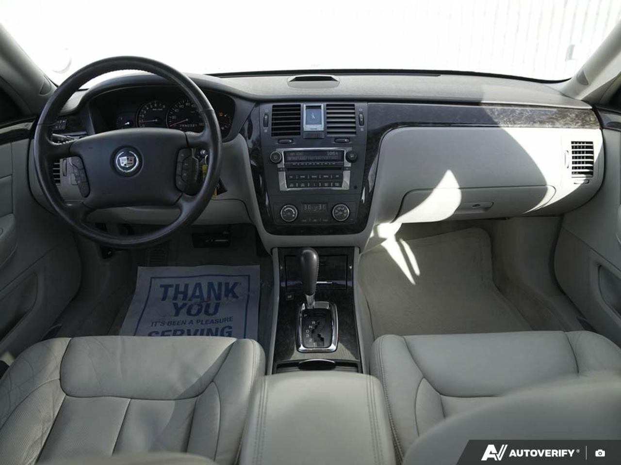 2008 Cadillac DTS 4dr Sdn 1scAS-TRADED, LEATHER, SUNROOF, CLEAN! Photo