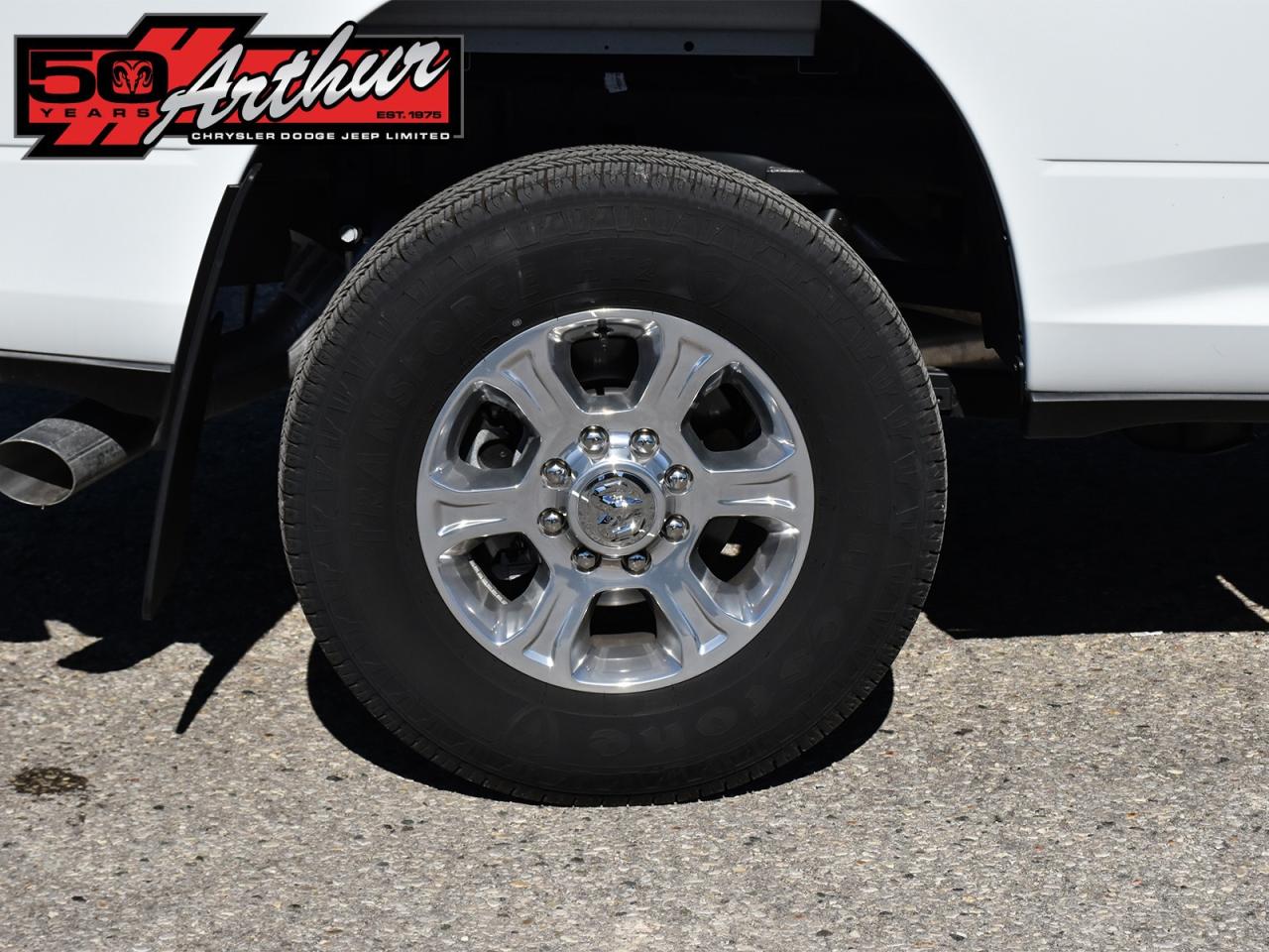 2025 RAM 2500 CREW CAB 4X4 - ONLY 1,156 KM Photo