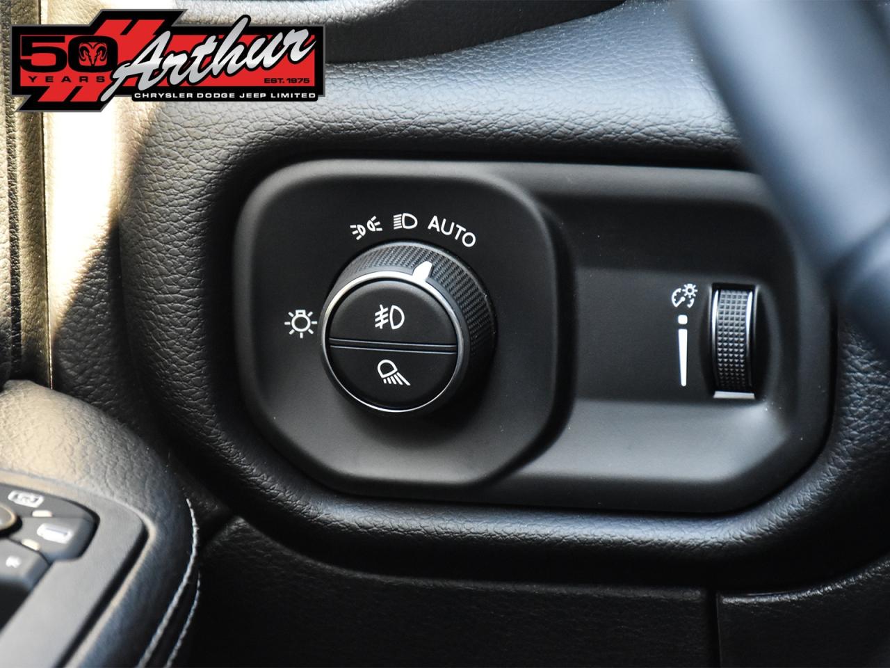 2025 RAM 2500 CREW CAB 4X4 - ONLY 1,156 KM Photo