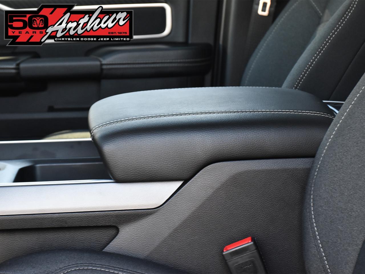 2025 RAM 2500 CREW CAB 4X4 - ONLY 1,156 KM Photo