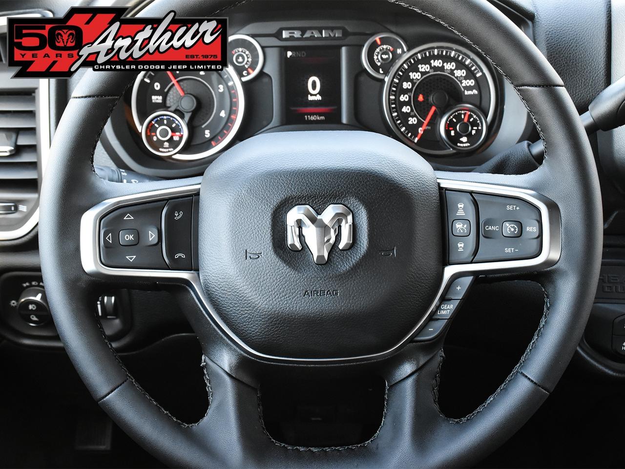 2025 RAM 2500 CREW CAB 4X4 - ONLY 1,156 KM Photo