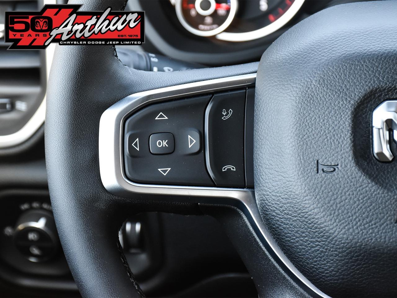 2025 RAM 2500 CREW CAB 4X4 - ONLY 1,156 KM Photo