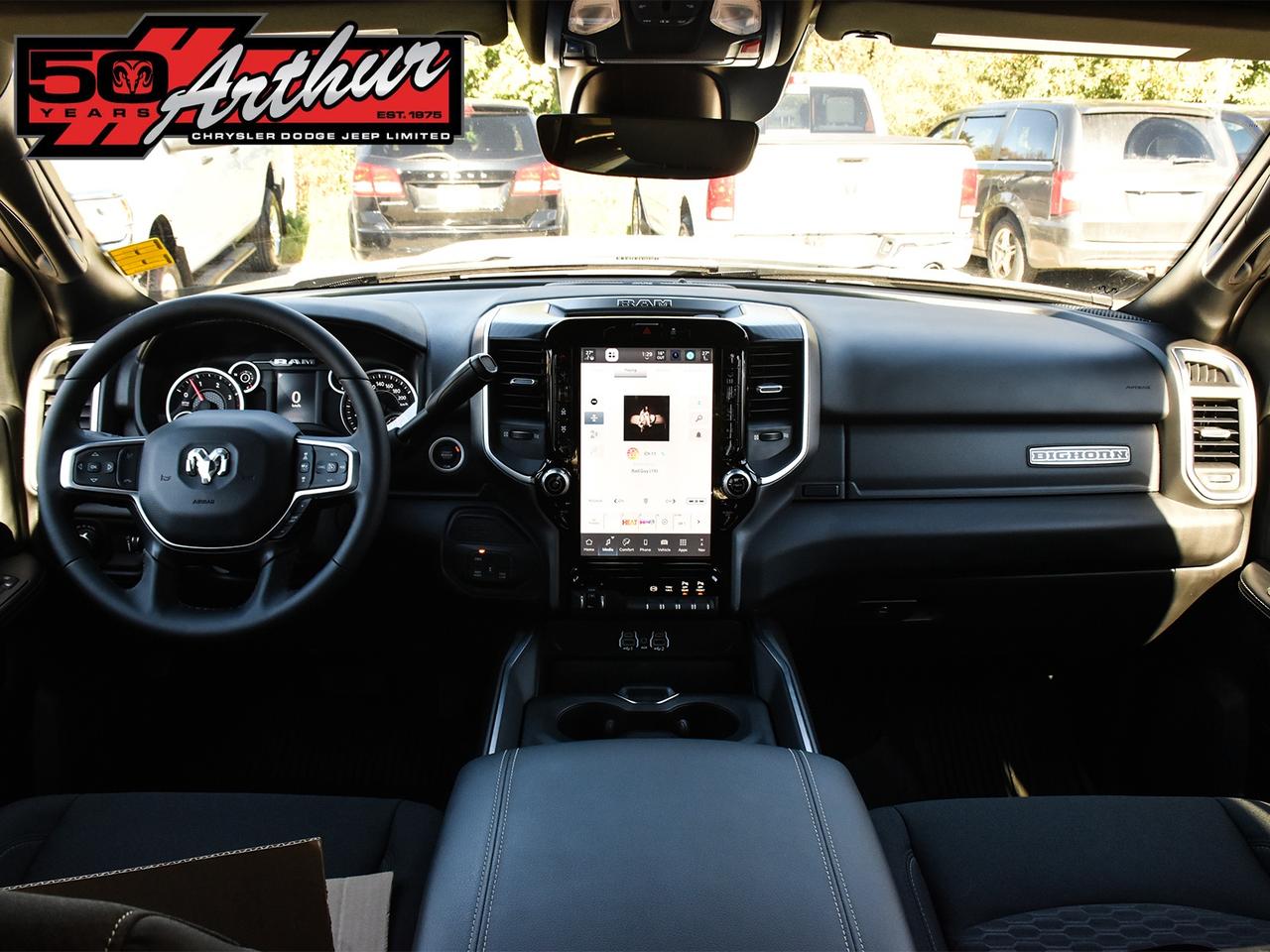 2025 RAM 2500 CREW CAB 4X4 - ONLY 1,156 KM Photo