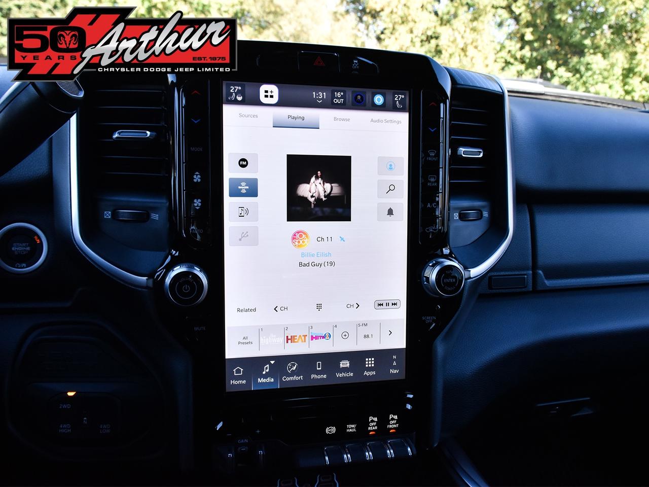 2025 RAM 2500 CREW CAB 4X4 - ONLY 1,156 KM Photo