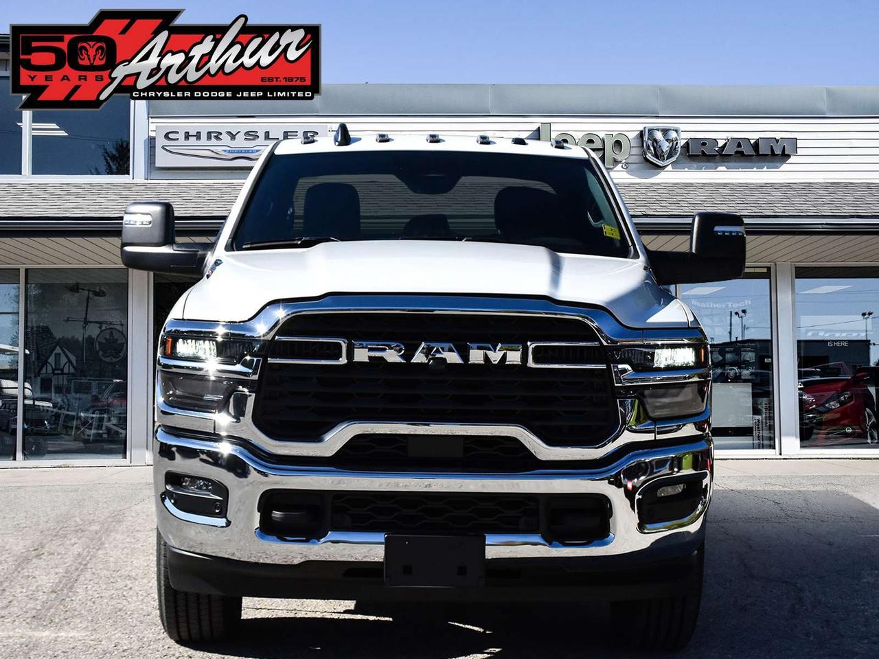 2025 RAM 2500 CREW CAB 4X4 - ONLY 1,156 KM Photo
