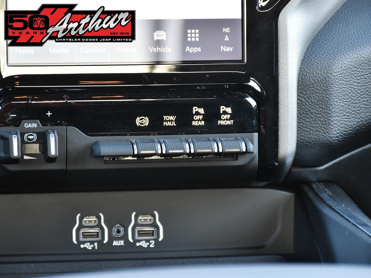 2025 RAM 2500 Big Horn Crew Cab 4x4 Photo