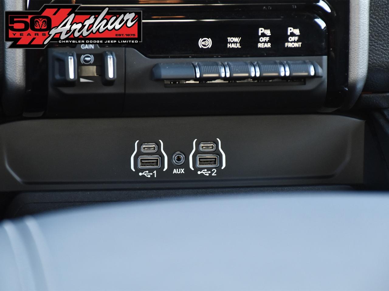 2025 RAM 2500 Big Horn Crew Cab 4x4 Photo