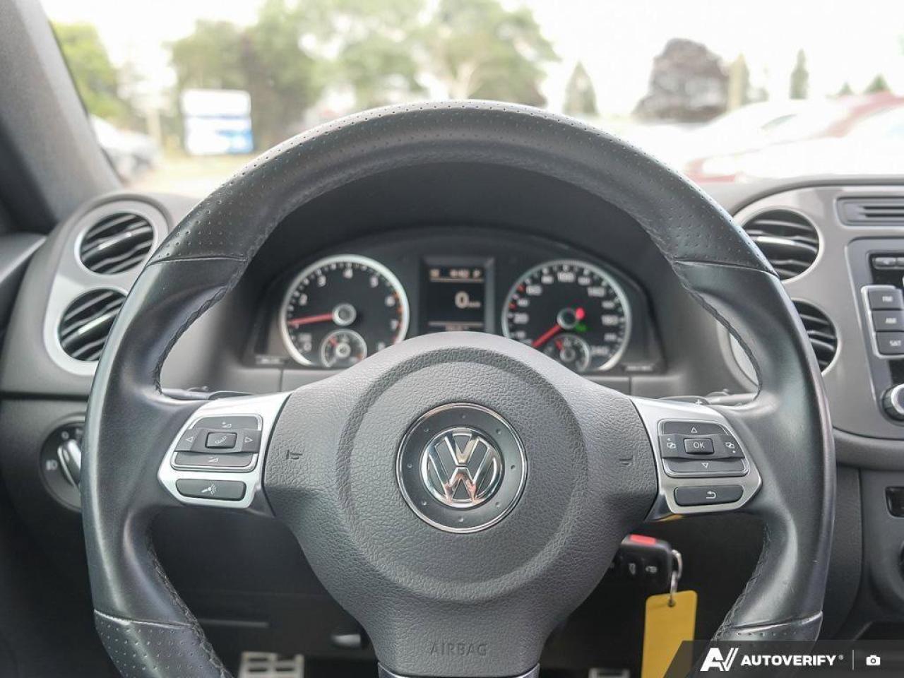 2014 Volkswagen Tiguan HighlineCERTIFIED AS-TRADED, ACCIDENT-FREE, AWD, L Photo