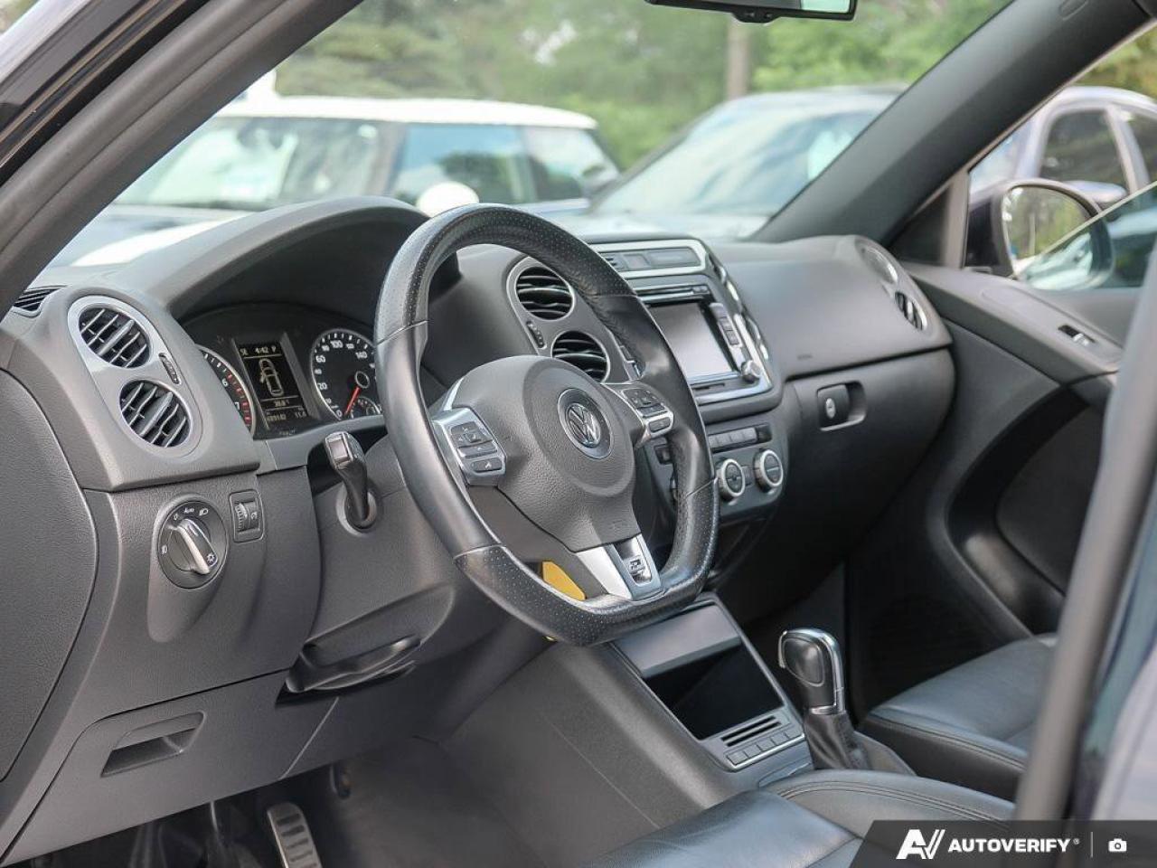 2014 Volkswagen Tiguan HighlineCERTIFIED AS-TRADED, ACCIDENT-FREE, AWD, L Photo