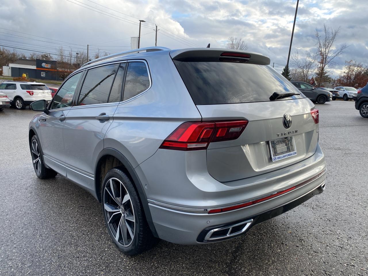 2022 Volkswagen Tiguan HIGHLINE R-LINE 4MOTION Photo2