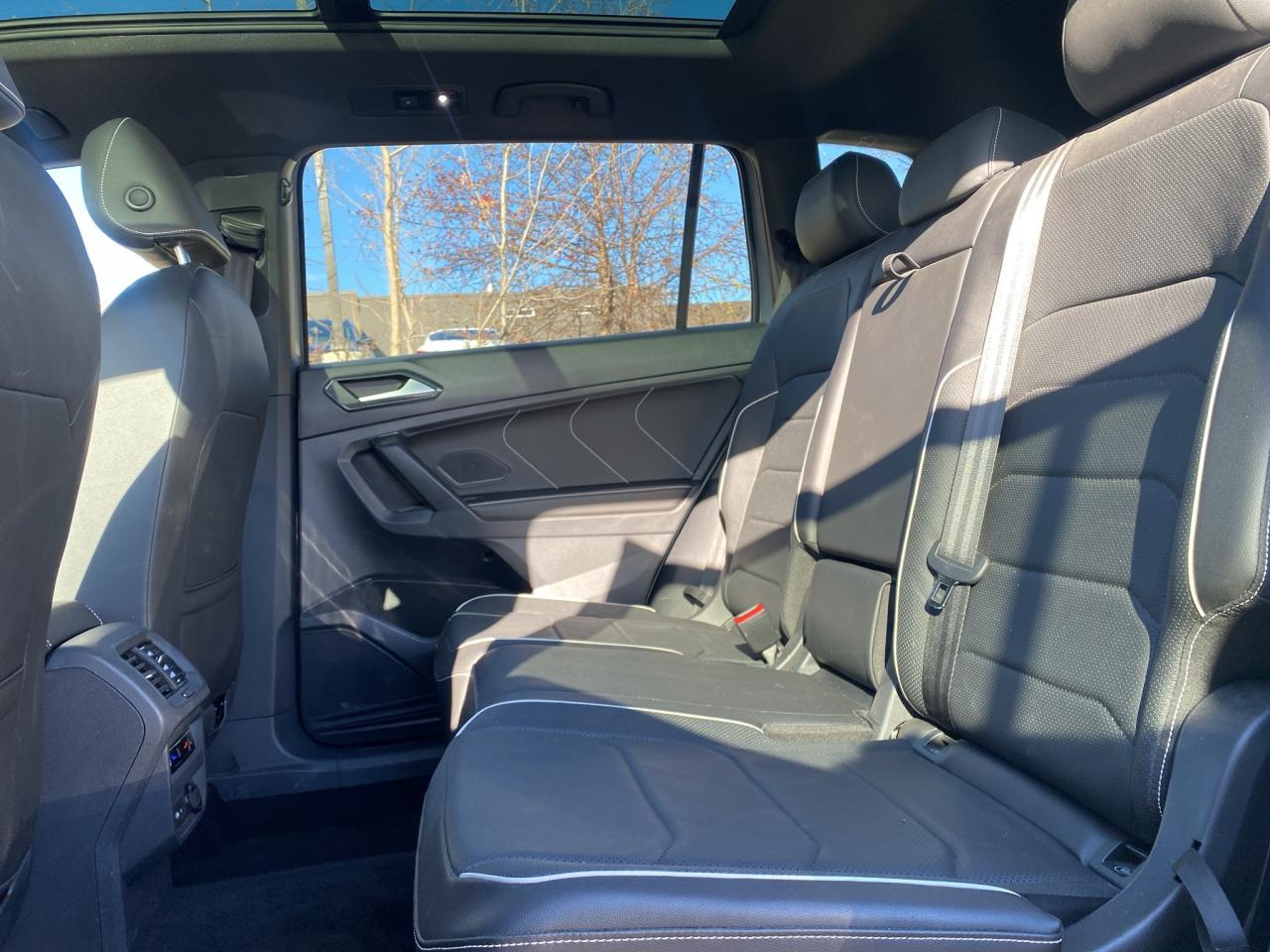 2022 Volkswagen Tiguan HIGHLINE R-LINE 4MOTION Photo