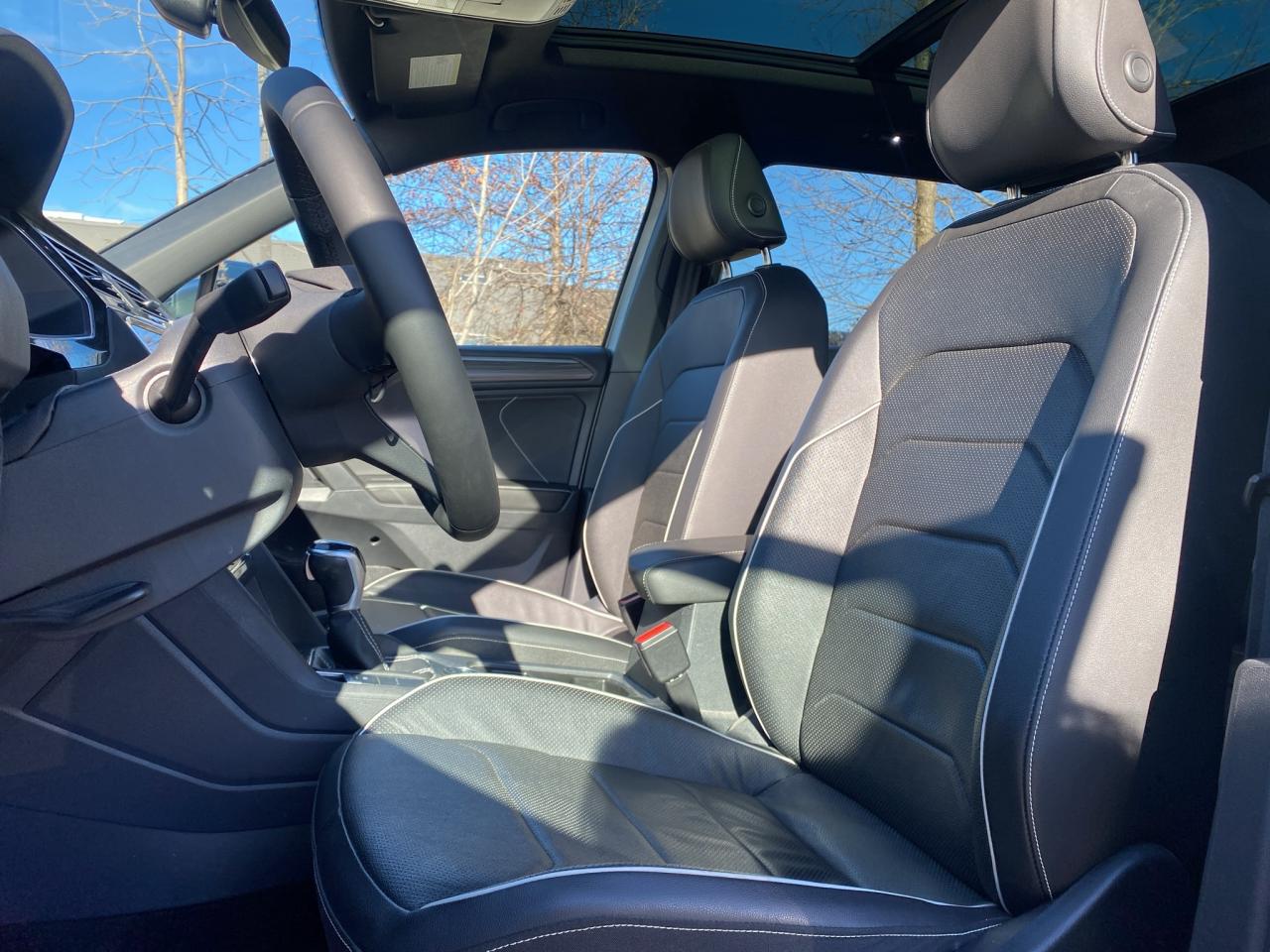 2022 Volkswagen Tiguan HIGHLINE R-LINE 4MOTION Photo