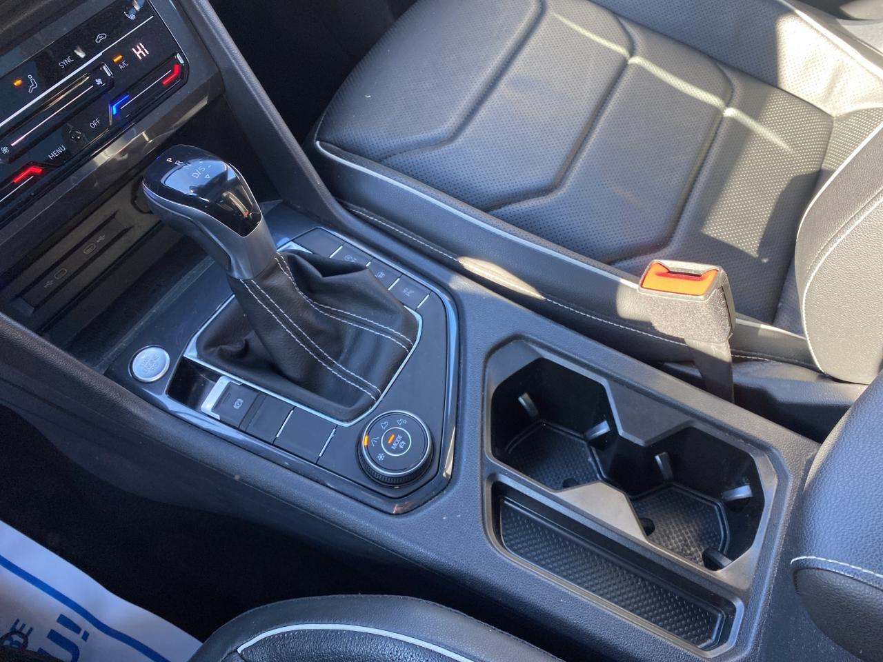 2022 Volkswagen Tiguan HIGHLINE R-LINE 4MOTION Photo