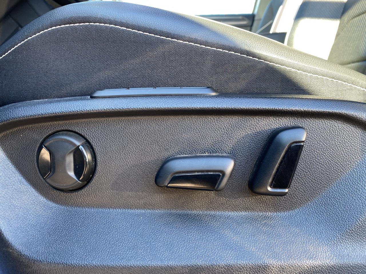 2022 Volkswagen Tiguan HIGHLINE R-LINE 4MOTION Photo