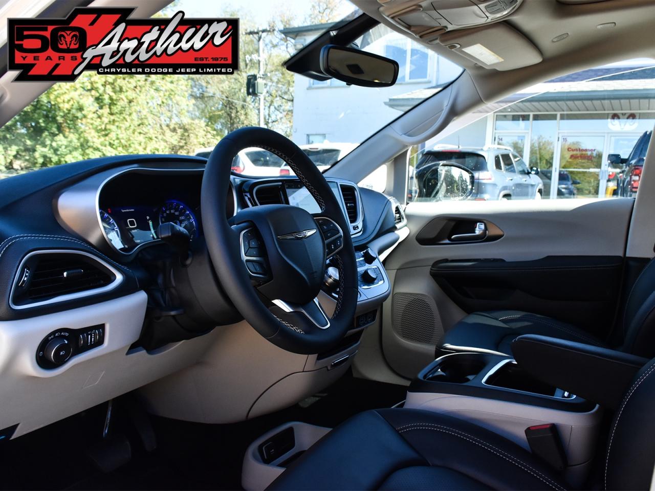 2024 Chrysler Pacifica Touring-L AWD Photo