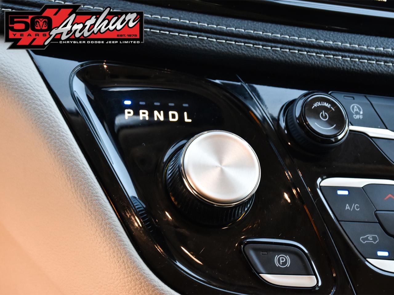 2024 Chrysler Pacifica Touring-L AWD Photo