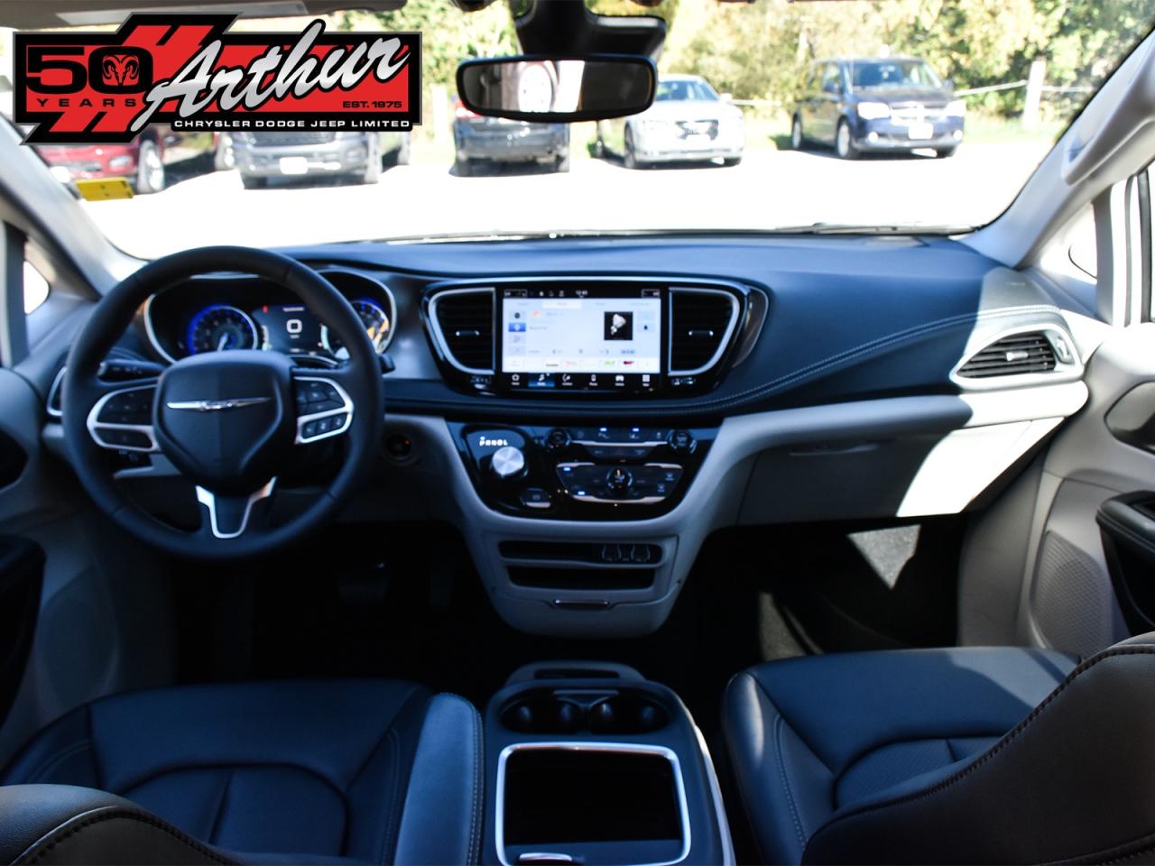 2024 Chrysler Pacifica Touring-L AWD Photo