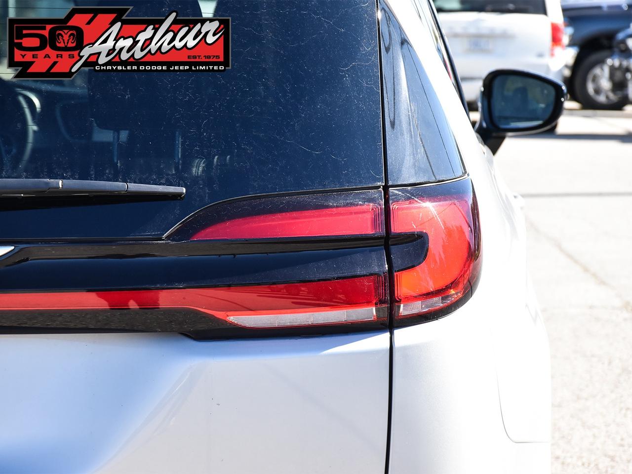 2024 Chrysler Pacifica Touring-L AWD Photo