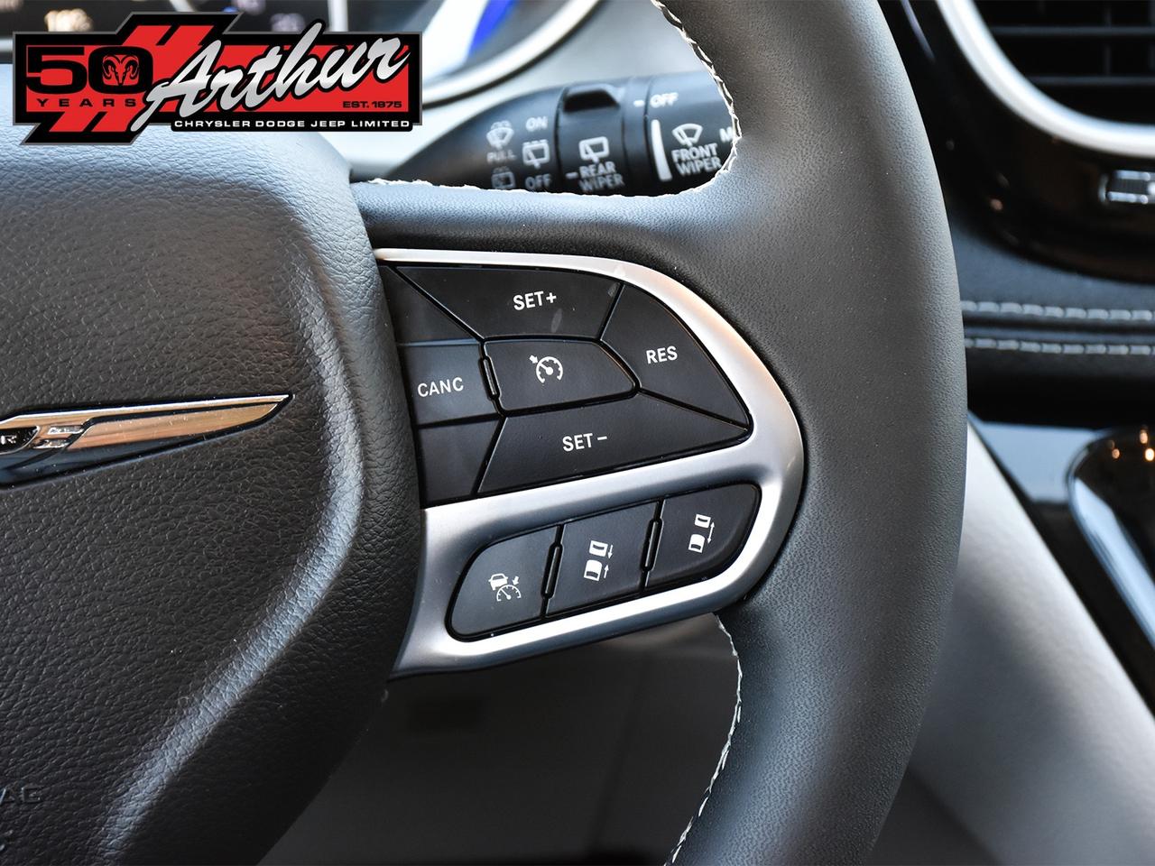 2024 Chrysler Pacifica Touring-L AWD Photo