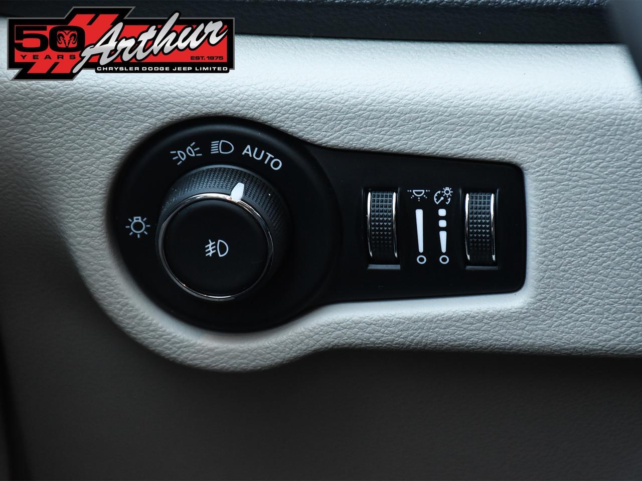 2024 Chrysler Pacifica Touring-L AWD Photo