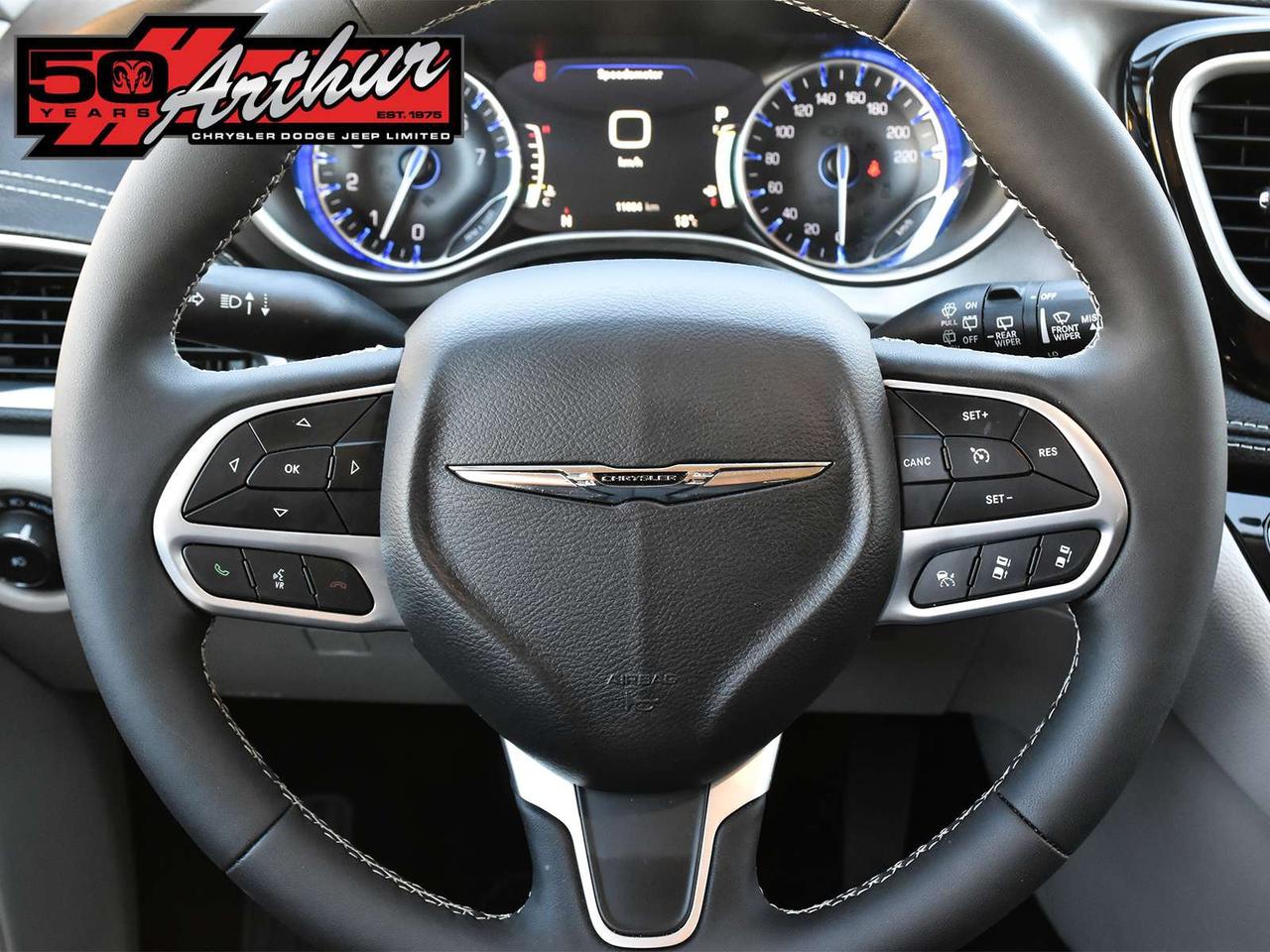 2024 Chrysler Pacifica Touring-L AWD Photo