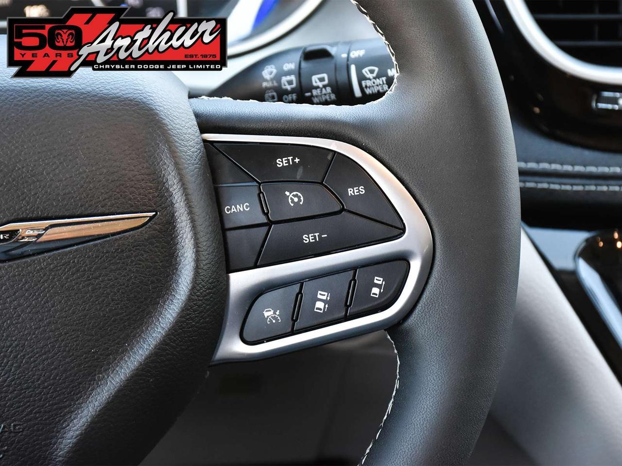2024 Chrysler Pacifica Touring-L AWD Photo
