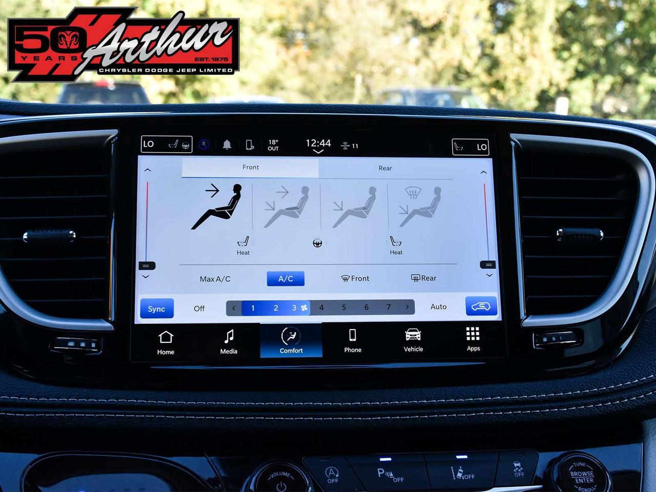 2024 Chrysler Pacifica Touring-L AWD Photo