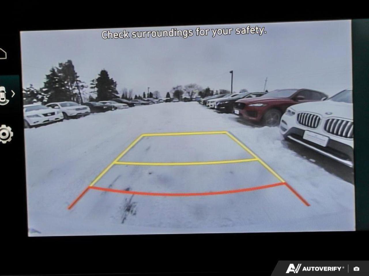 2024 Hyundai Elantra LuxuryONE-OWNER, ACCIDENT-FREE, SUNROOF, LEATHER, Photo