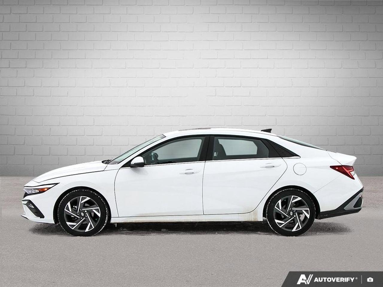 2024 Hyundai Elantra LuxuryONE-OWNER, ACCIDENT-FREE, SUNROOF, LEATHER, Photo2