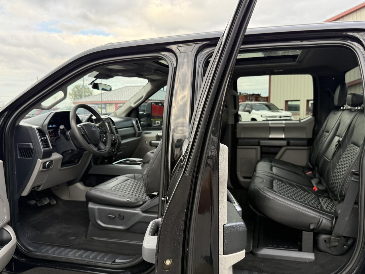 2022 Ford F-250 XLT LEVEL/WHEEL/TIRE/LEATHER PKG!! Photo