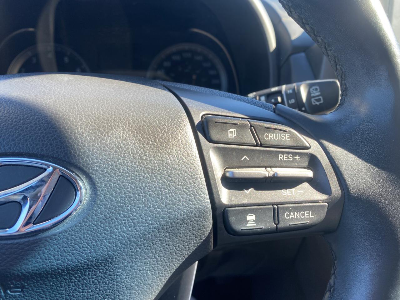 2021 Hyundai KONA 2.0L Luxury AWD Photo