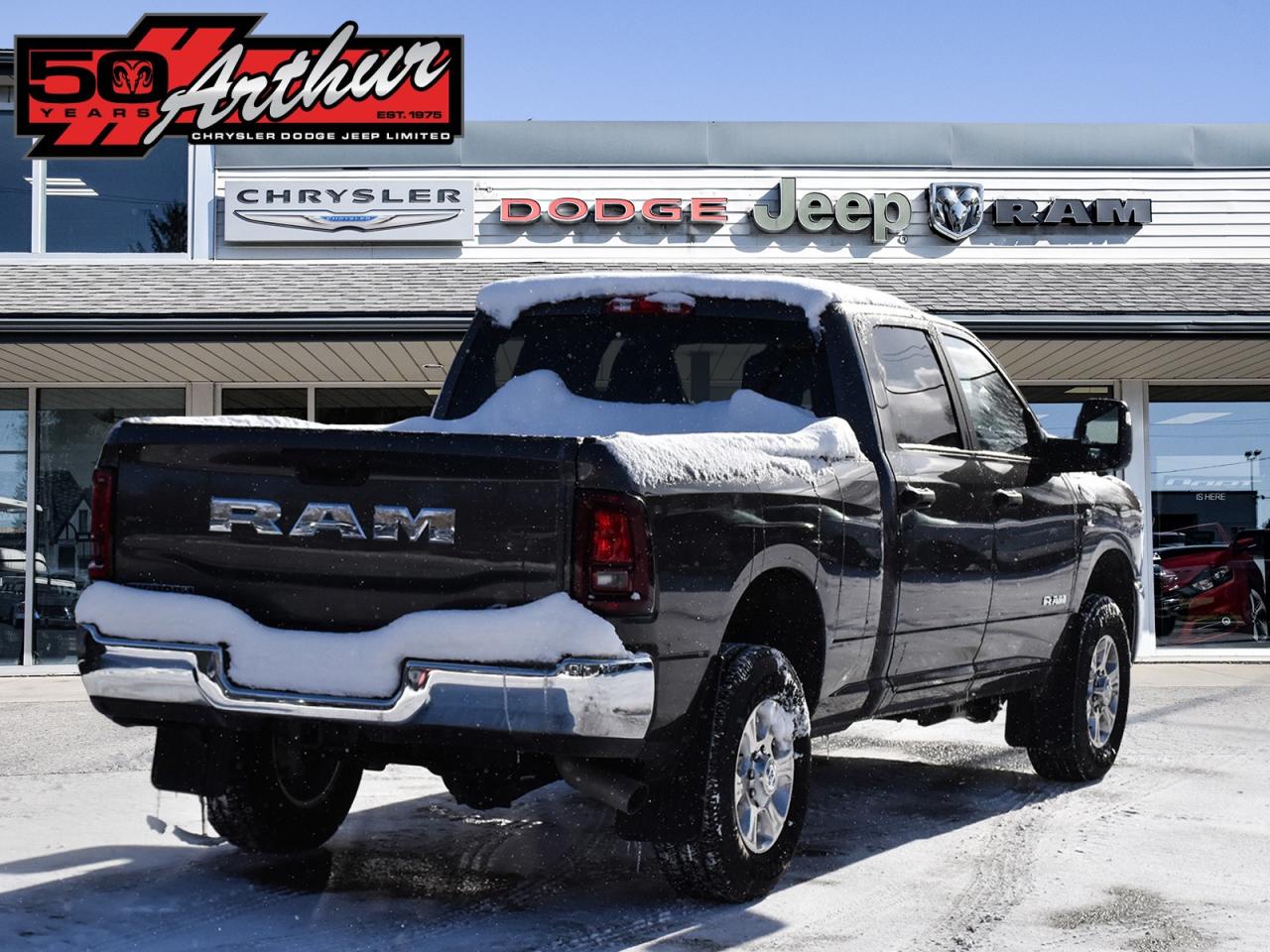 2025 RAM 2500 BIG HORN CREW CAB 4X4-ONLY 3,175 KM Photo